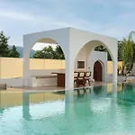 Neox With 2 Pools, Jacuzzi, Sauna & Minigolf * 费特希耶