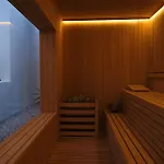 Neox With 2 Pools, Jacuzzi, Sauna & Minigolf