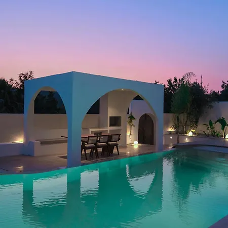 Neox With 2 Pools, Jacuzzi, Sauna & Minigolf *