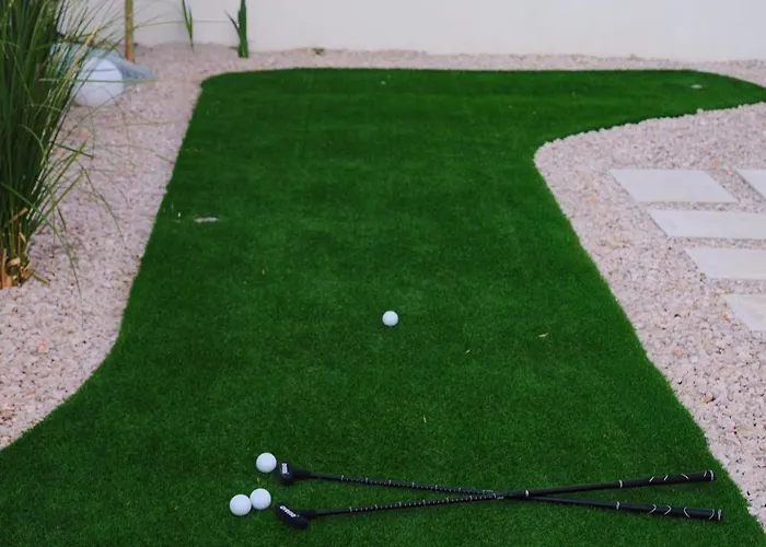 Neox With 2 Pools, Jacuzzi, Sauna & Minigolf