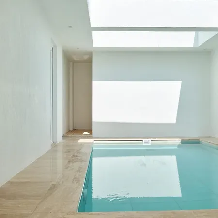 Neox With 2 Pools, Jacuzzi, Sauna & Minigolf *