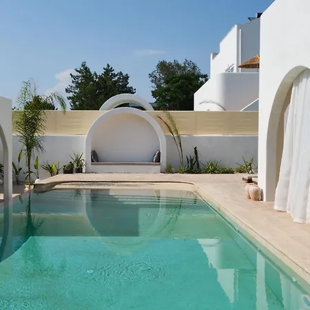 Neox With 2 Pools, Jacuzzi, Sauna & Minigolf וילה
